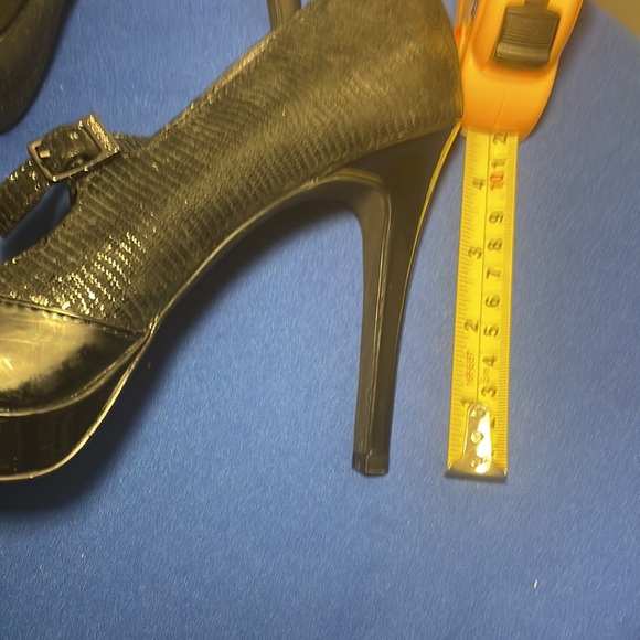 Calvin Klein heels - Picture 4 of 5